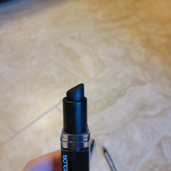 Black Makeup Kit - Picture 2 of 2